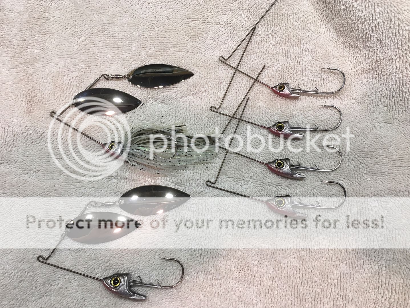 I made a new spinnerbait and buzzbait mold for swimbaits/frogs etc...